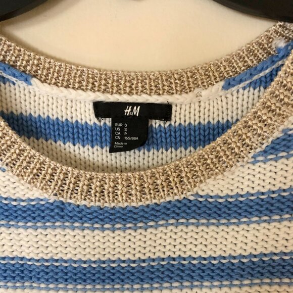 H&M Knit sweater with shinny neck line - Picture 3 of 5